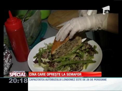 SPECIAL! Cină într-un autobuz