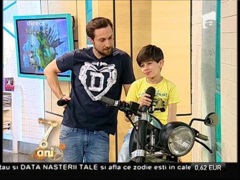 Adrian Ştefan Ivan, fostul concurent de la Next Star, călare pe motocicleta lui Dani!