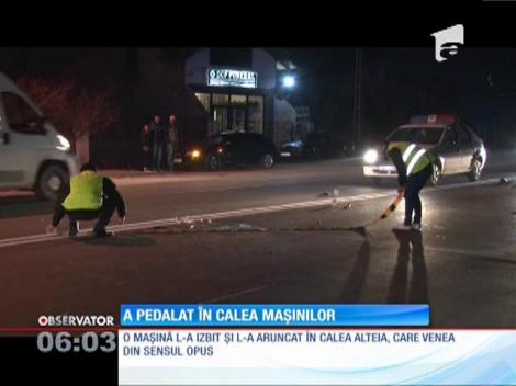 Un biciclist a fost suplberat de o mașină pe o şosea din judeţul Prahova