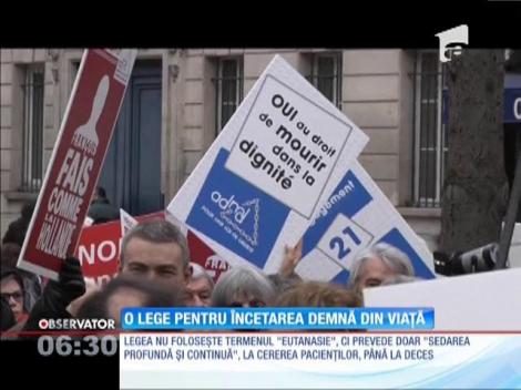 Parlamentul francez discută un proiect de lege cu un subiect delicat: eutanasia