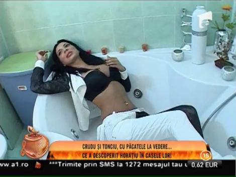 Andreea Tonciu, spectacol senzual în cadă și dormitor!