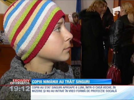 Doi copii de 9 şi 11 ani au trăit aproape jumătate de an singuri, într-o casă putredă