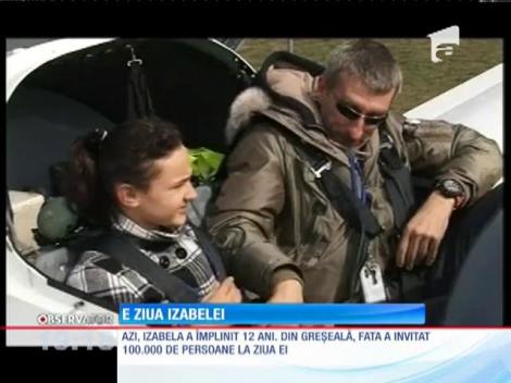 Izabela, tânăra care a invitat din greșeală peste 100.000 de persoane la ziua ei, și-a serbat ziua într-un avion