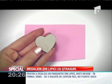 Special! Medalion din lipici cu ștrasuri