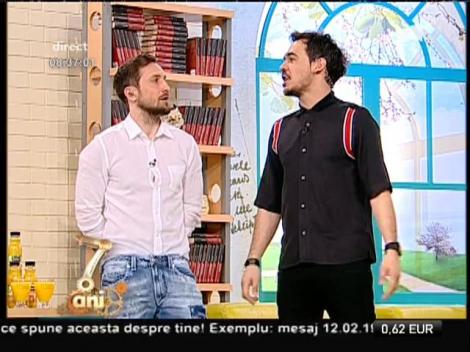 Răzvan îl imită pe Cosmin Olăroiu