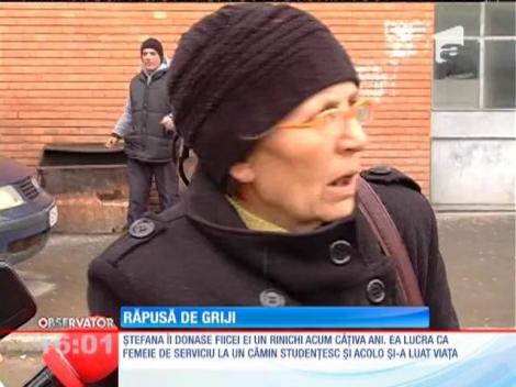 Mamă răpusă de griji
