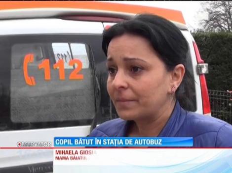Copil bătut în stația de autobuz