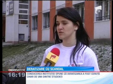 Studenții din căminele unei universităţi din Cluj-Napoca, scoși afară pentru 5 zile
