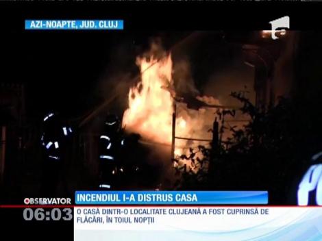 Incendiul i-a distrus casa