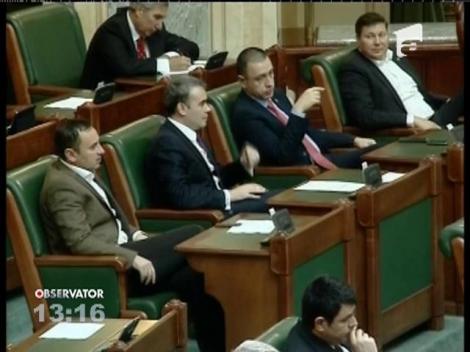 Dan Şova salvat de votul colegilor