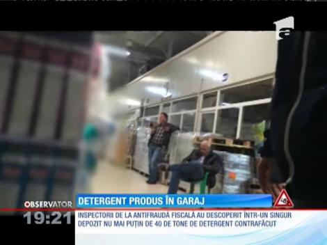 Zeci de tone de detergent contrafăcut şi periculos au găsit inspectorii într-un centru comercial