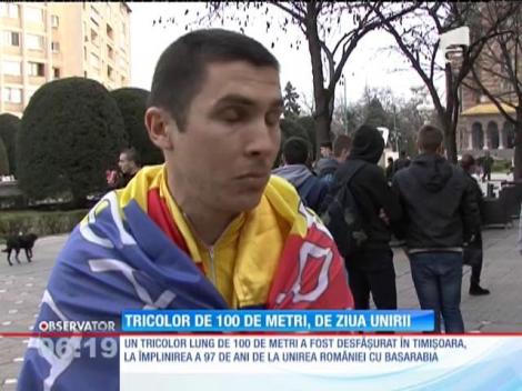 Tricolorul uriaş, cusut la Chişinău, întins în centrul Timişoarei!