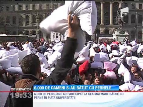 Şase mii de oameni s-au bătut cu pernele, în Piaţa Universităţii!