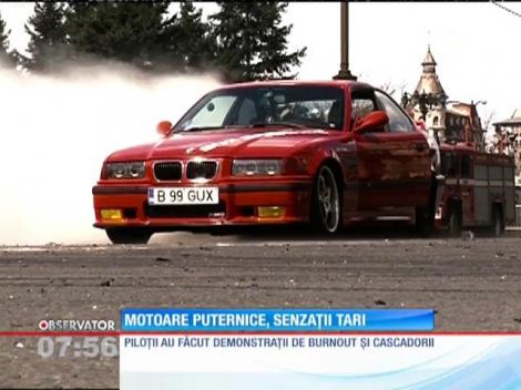 Sute de maşini de drift şi motociclete din toată ţara s-au adunat în Piaţa Constituţiei