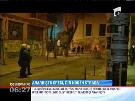 Anarhiştii greci şi-au reluat protestele violente pe străzile Atenei