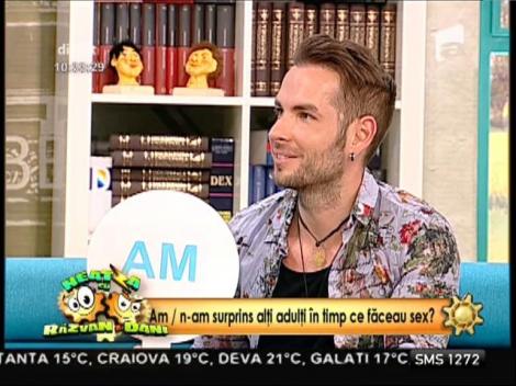 Provocarea ”am/n-am”. Randi: ”Am avut fantezii cu o profesoară”