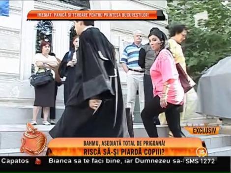 Adriana Bahmuţeanu, la un pas să-şi piardă copiii