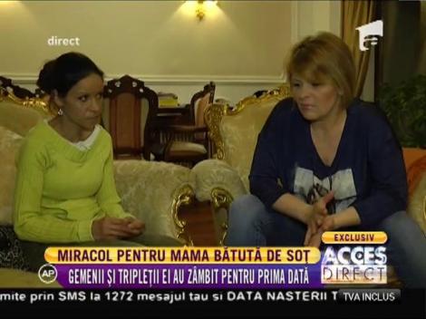 Gemenii și tripleții mamei bătute de soț au zâmbit pentru prima dată