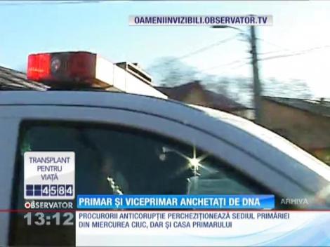 Primar şi viceprimar anchetaţi de DNA
