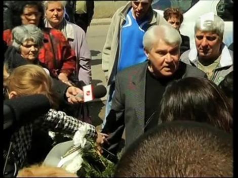 Oana Zăvoranu, în genunchi în fața unchiului