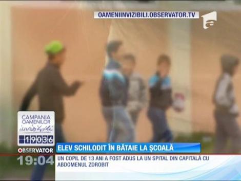 Elev schilodit în bătaie la școală