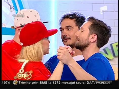 Au făcut-o lată! Răzvan şi Dani versus Anda Adam, într-o super provocare! Ce au făcut aceştia, i-a amuzat teribil pe telespectatori