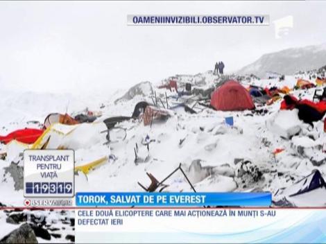 Update / Alpinistul român Zsolt Torok, salvat de pe Everest