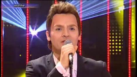 Alb Negru se transformă în Ali Campbell & Pato Banton - "Baby, come back"