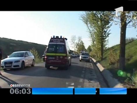 Impact violent cu un copac