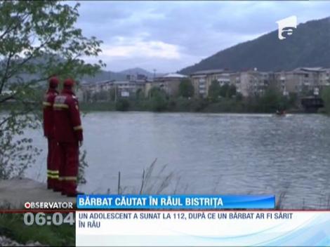 Bărbat căutat în râul Bistriţa