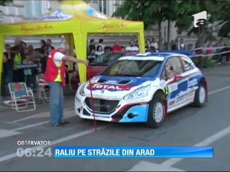 Spectacol cu mulți cai putere pe străzile Aradului