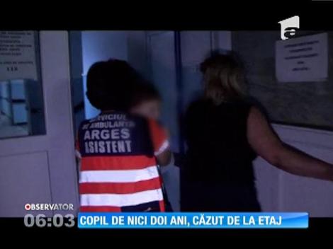 Copil de nici doi ani, căzut de la etaj