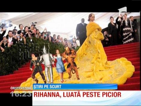 Rihanna, luată peste picior