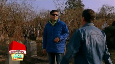 Maraton cu poneiul, prin cimitir! Pepe și-a învățat lecția: Nu subestima animalele, căci s-ar putea să "ți-o iei"