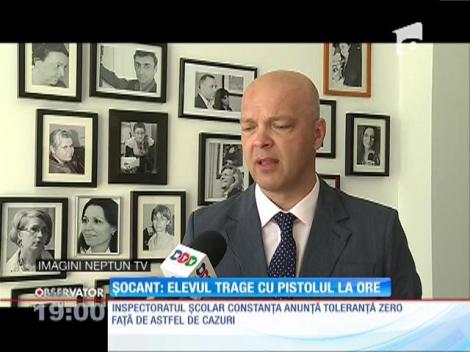 Constanţa: un elev ridică un pistol în clasa plină şi trage