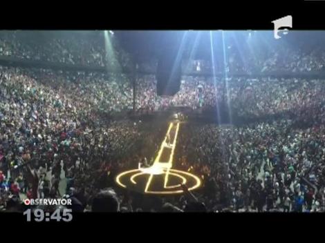 Chitaristul trupei U2 a căzut de pe scenă