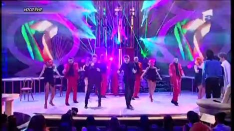 Alb Negru se transformă în Ricky Martin - "Shake Your Bon-Bon"