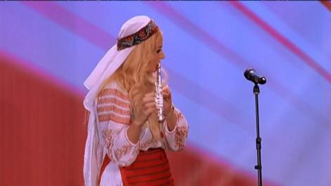 Delia, interpretare senzațională! A cântat la flaut și a impresionat zeci de oameni