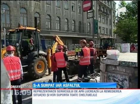 Groapa de 8 metri lungime din centrul Capitalei, din ce în ce mai mare