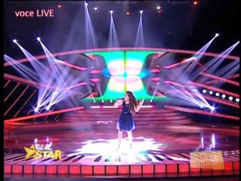 Are NOUĂ ani și are FACTORUL X! Anisia, pe urmele Nicoletei Nucă de la X Factor! Cum a cântat