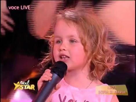 Atât de drăgălașe și uriaș de talentate! Sofia și Maria, micuțele care au adus pe scenă Pasărea Colibri