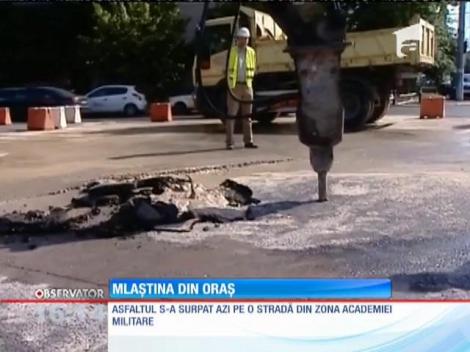 O stradă din București a devenit o mlaştină