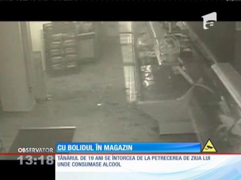 Un tânăr din Galați a intrat cu maşina în vitrina unui magazin alimentar
