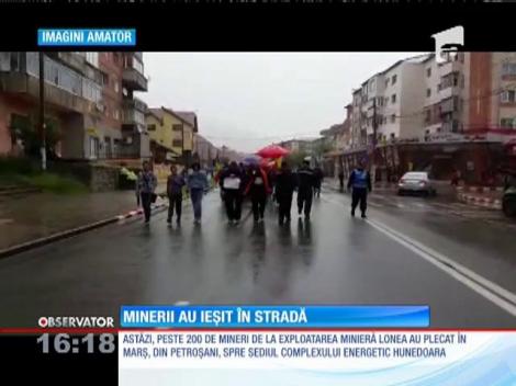 Sute de mineri de la Complexul Energetic Hunedoara au refuzat să mai intre în subteran