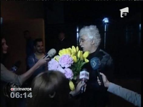 Adrian Sârbu le-a împărţit flori jurnalistelor