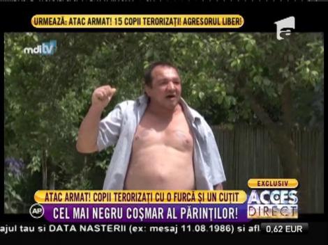 Un microbuz plin cu elevi, atacat de un bărbat înarmat cu o frucă şi-un cuţit!