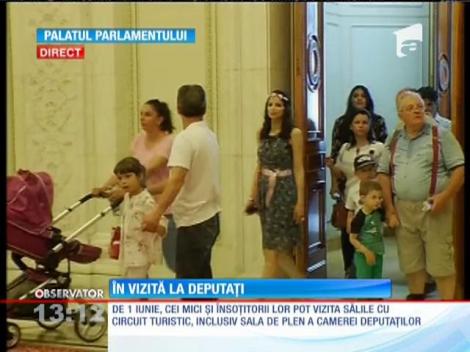 Copiii în vizită la deputați