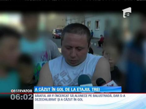 A căzut în gol de la etajul trei