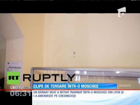 Clipe de teroare într-o moscheee
