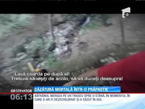 Un bărbat a murit după ce a căzut într-o râpă adâncă de zeci de metri